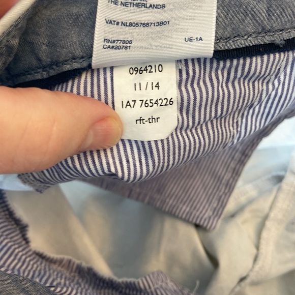 ❣️Tommy Hilfiger camouflage Capri pants. Patel yellow, grey and white. Size 6. - Picture 12 of 13